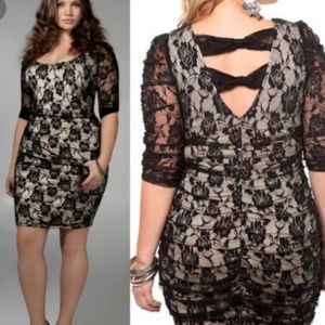 Lace Overlay Ruched Open Back Floral Bodycon